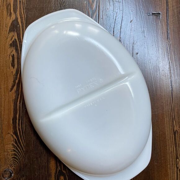 PYREX Divided Serving Dish White 1 1/2 Quart - Picture 4 of 6